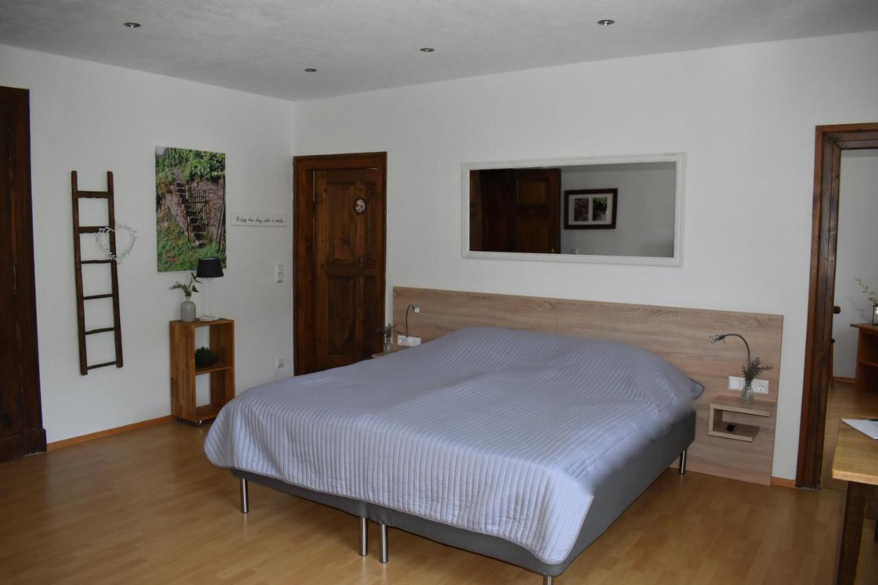 Landgasthof Zur Sonne Enkirch Bagian luar foto