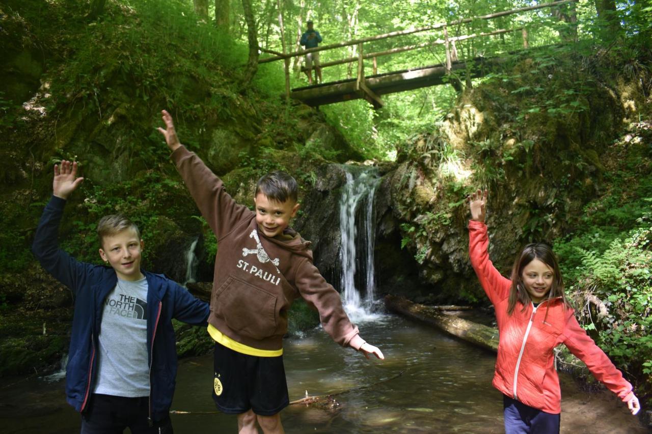 Landgasthof Zur Sonne Enkirch Bagian luar foto
