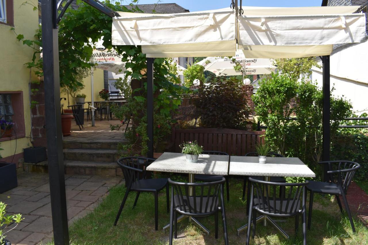 Landgasthof Zur Sonne Enkirch Bagian luar foto