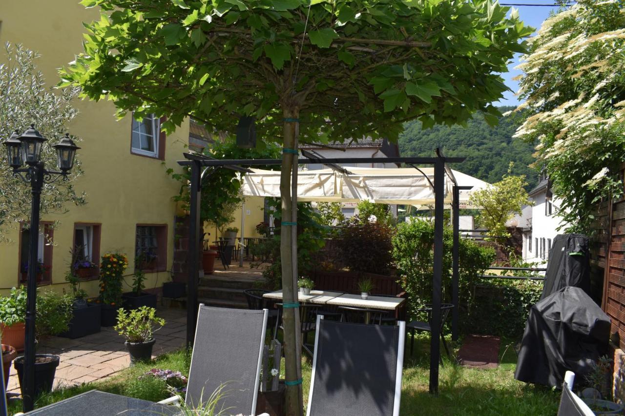 Landgasthof Zur Sonne Enkirch Bagian luar foto