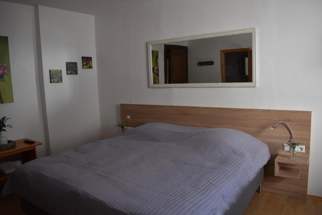 Landgasthof Zur Sonne Enkirch Bagian luar foto