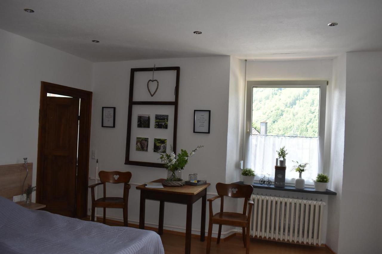 Landgasthof Zur Sonne Enkirch Bagian luar foto