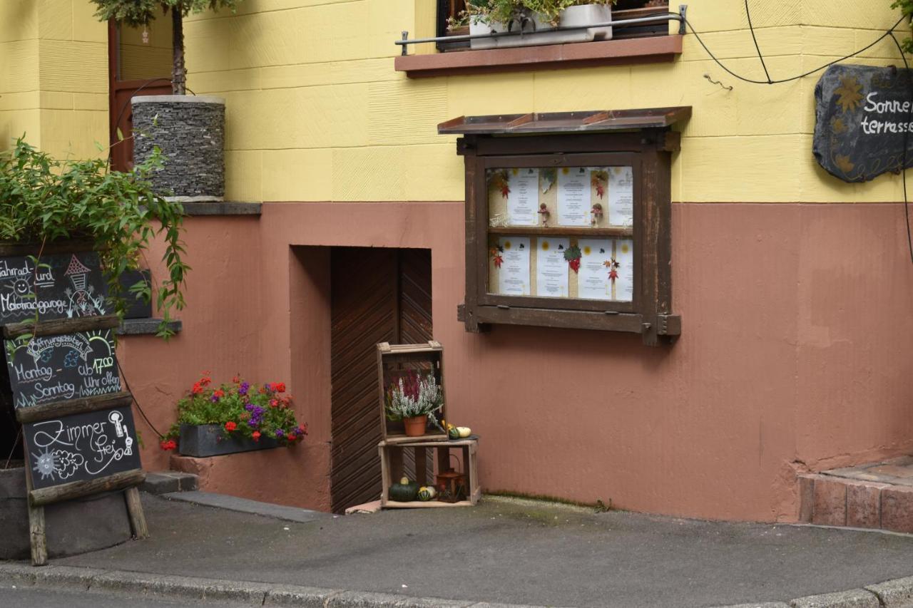 Landgasthof Zur Sonne Enkirch Bagian luar foto