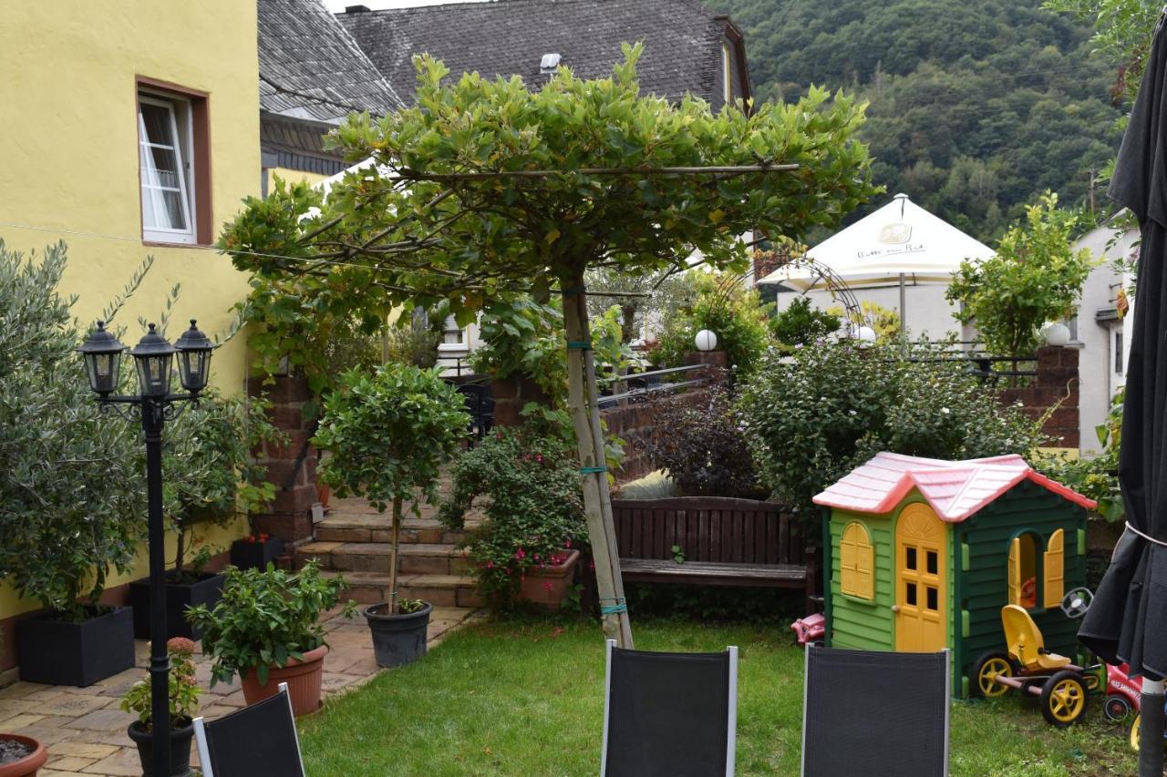 Landgasthof Zur Sonne Enkirch Bagian luar foto