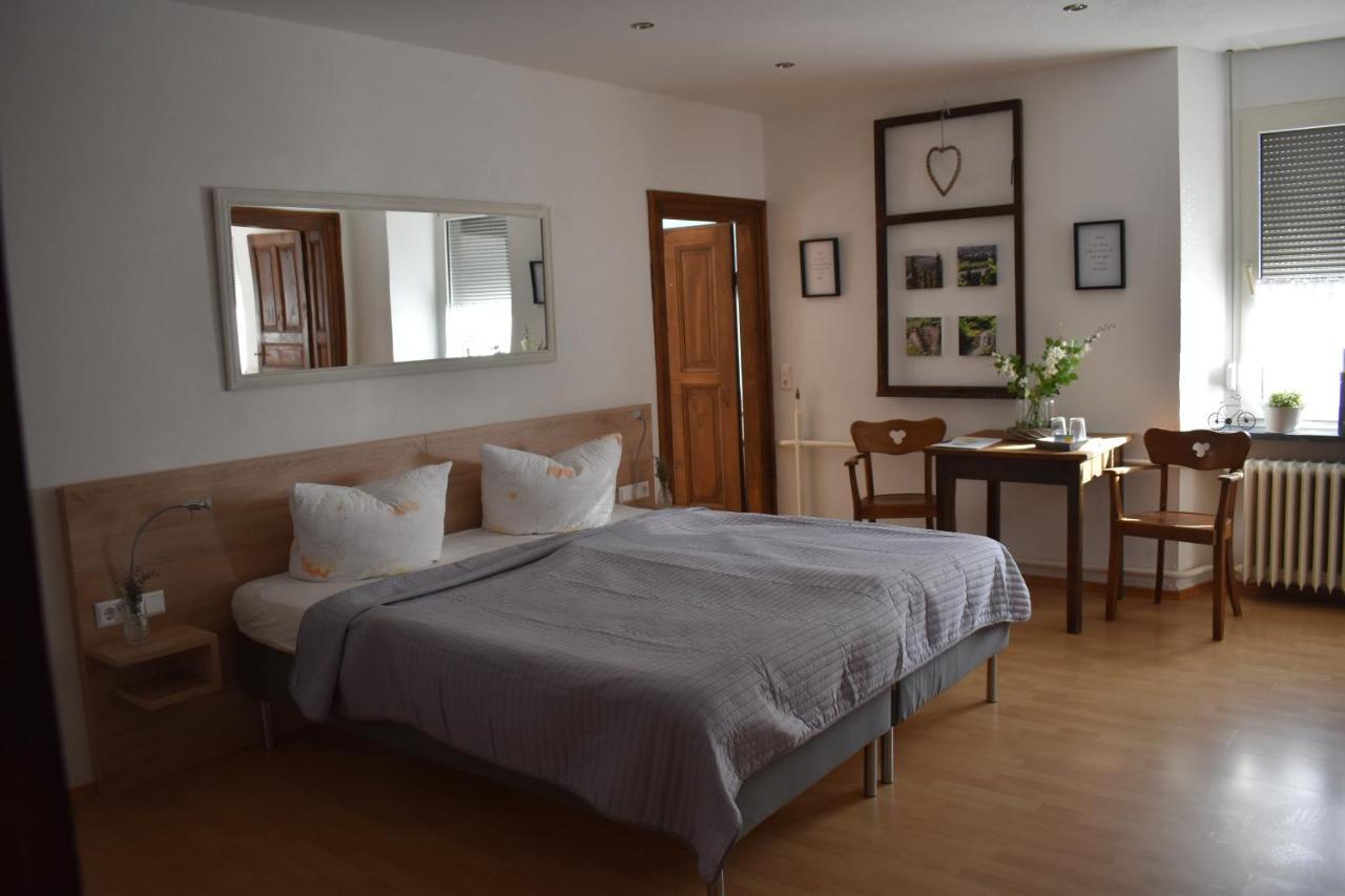 Landgasthof Zur Sonne Enkirch Bagian luar foto